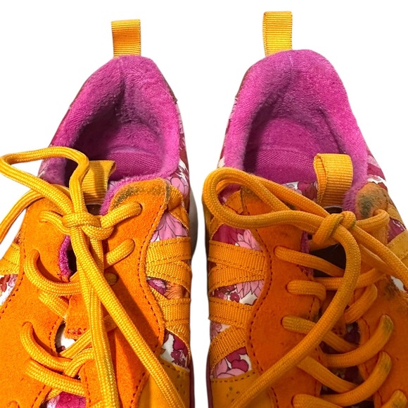 Chelsea & Violet Women’s Lola Pink Multi Floral Print Sneakers Groovy Size 9 - Picture 9 of 12